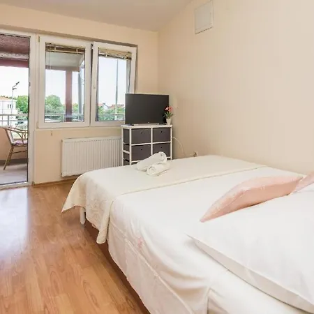 Apartman Mira *