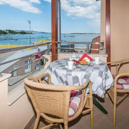 Mira Apartman *