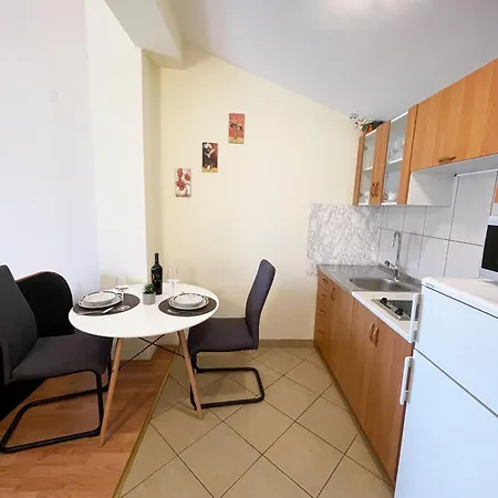 Mira Apartment *