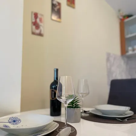 Apartman Mira *