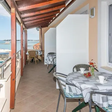 Mira Apartman *